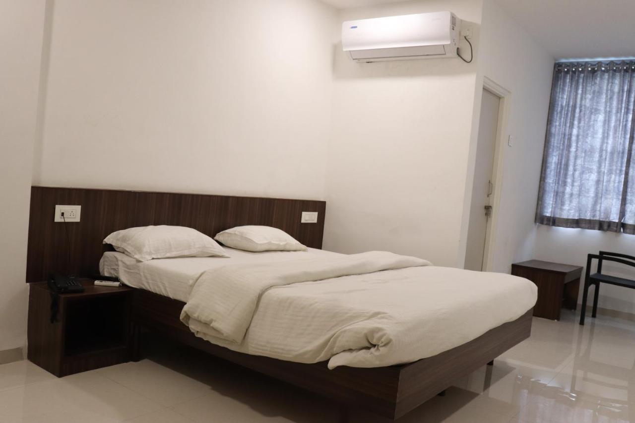 Hotel New Samrat アウランガーバード エクステリア 写真